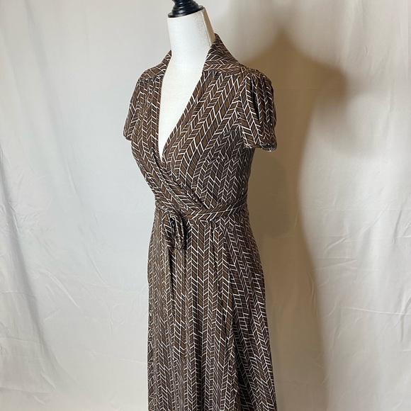 BCBG Short Sleeve Wrap Dress - Picture 5 of 6